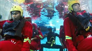 HUET Helicopter Underwater Escape Training BOSIET HUET OSP OSIS [upl. by Chansoo]