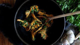 Recette  Poêlée de girolles en persillade [upl. by Missie]