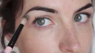 Comment maquiller ses sourcils [upl. by Ayala]