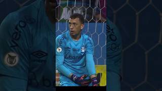 Que defesa do arqueiro do Grêmio futebol palmeiras grêmio campeonatobrasileiro goleiro [upl. by Iggem]