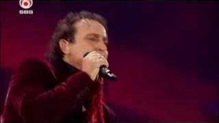 Marco Borsato  Vrij Zijn Live  Symphonica in Rosso [upl. by Llamaj]