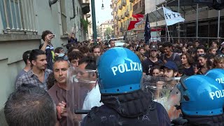 Meloni a Torino il dirigente della polizia quotBasta hanno rottoquot Poi parte la carica sugli studenti [upl. by Patsis]