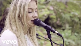 Astrid S  Does She Know Acoustic [upl. by Beverly348]