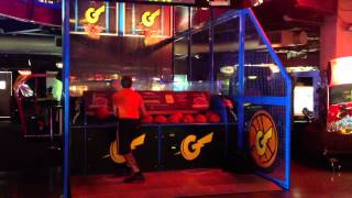 Free Throw Challenge Arcade s34n  Gameplay Demonstration Gameworks Tempe Arizona [upl. by Alhan115]