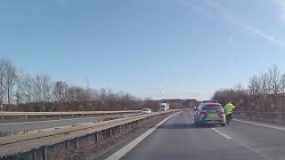 Kurzzeitige Vollsperre A70 nach Unfall  Polizei bremst Verkehr runter [upl. by Enehs]