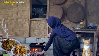 aktivitas sore harimasak untuk makan malamtumis tudung ayam pedas manisjamur krispymasakan desa [upl. by Llevra]