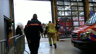 Aankomst Brandweer Urk bij nieuwe kazerne  En een melding voor Brandweer Urk tijdens de opening [upl. by Spalding]