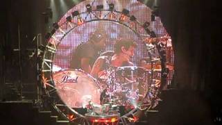 Tommy Lee takes a fan with him on the roller coaster drum solo  Nashville 7311 [upl. by Lindsay824]