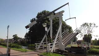 Brugopening Oranjebrug Nieuwerkerk ad IJssel Ophaalbrug Drawbridge Pont Levis Klappbrücke [upl. by Fablan381]