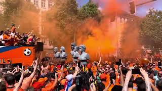 Snollebollekes Orange Parade Berlin links amp rechts [upl. by Ensign359]