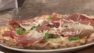 Le videoricette del Master Pivetti  La Pizza Crudo Rucola e Grana [upl. by Aissert]