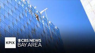 Glass pane falls from top of San Francisco skyscraper [upl. by Anabel]