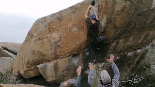 Boulder Totoralillo quotBlanqueate el hoyoquot V78 [upl. by Boiney]