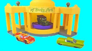 Lightning McQueen shows Sarge how to have fun Color Changing amp Thomas [upl. by Solange]