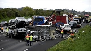 Carambolage sur lA13 au moins deux blessés graves [upl. by Nedmac557]