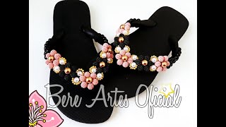 Faça um lindo chinelo decorado com flores de pérolas [upl. by Wadesworth]