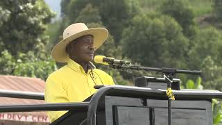 President Museveni Speaking fluent Rufumbira in Kisoro District [upl. by Rehteh]