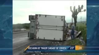 Saquean tráiler con cervezas en cuestión de minutos [upl. by Bokaj]