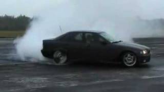 BMW 325 burnout  palenie gumy [upl. by Notsgnal425]