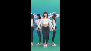 TWICE HEART SHAKER STUDIO VER MOMO Focus 트와이스 모모 [upl. by Lerrej]