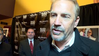 Kevin Costner en St Louis para estreno de quotBlack or Whitequot [upl. by Lucchesi289]