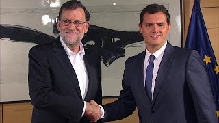 Espagne  rencontre conservateurs  libéraux pour un éventuel accord de gouvernement [upl. by Marlen]