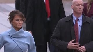 Did This Secret Service Agent Wear Fake Hand During Trumps Inauguration Parade [upl. by Durham160]