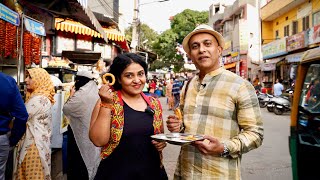 VV Puram Bengaluru Food Street Walk  Onion Bun Honey Cake Kodubale Paddu Pineapple Bajji… Pt 1 [upl. by Tayib]