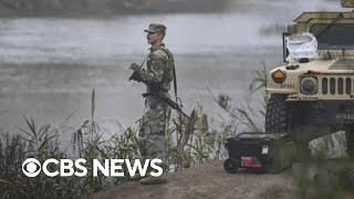 Texas blocking federal agents from processing migrants in border town park [upl. by Eniala]