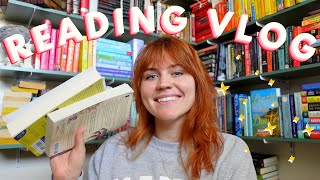 READING VLOG ☀️🌊 actual beach reads and new hair [upl. by Micheil]