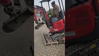 Bagger kippt um  handwerk automobile diy garten arbeit construction work lachen wasser [upl. by Rodd]