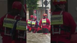 🌧️⚠️ De overstromingssituatie in ZuidDuitsland blijft gespannen overstroming duitsland hoogwater [upl. by Ahsienor]