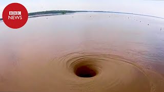 Vídeo capta redemoinho capaz de engolir barco em lago nos EUA [upl. by Tloh]