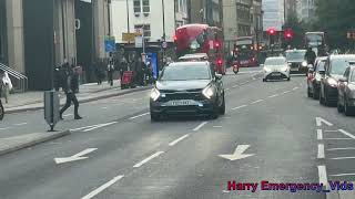 Covert Metropolitan Police Vehicles Responding in Aldgate East [upl. by Adiarf]