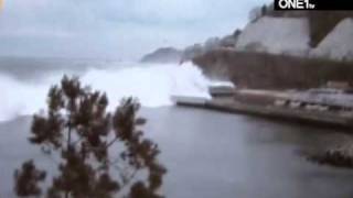 Earthquake japan 2011 tsunami waves footage by a japanese man in noda japan [upl. by Parnell]