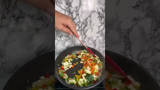 ¡Aprende cómo preparar una deliciosa receta con garbanzos verduras y huevo [upl. by Neu271]