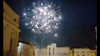 Capodanno a Bari ordinanza non rispettata dopo la mezzanotte unora di botti  VIDEO [upl. by Fidela]