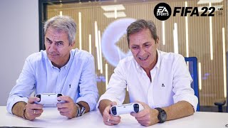 Manolo Lama y Paco González juegan y narran al mismo tiempo un partido de FIFA 22 [upl. by Ibrik424]