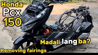 Removing fairings of Pcx 150 [upl. by Engen]