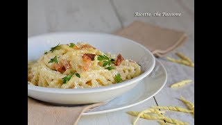 Pasta con ricotta e pancetta  Ricette che Passione [upl. by Lessard]