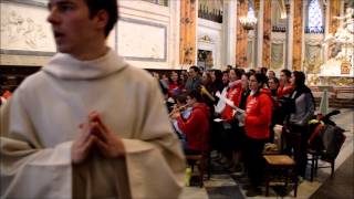 Rite dentrée  Hosanna  Béni soit le Seigneur  Pélerinage de Chartres Etudiant 2016 [upl. by Akihsan]