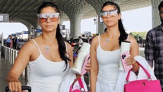 Kajol Sister Tanishaa Mukerji Flaunts Her Beauty In a White at Airport [upl. by Femi]