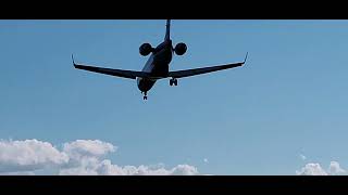 Marvelous Landing At Reagan National Airport Weather Is Beautiful Awesome View 🛬🛫✈️ [upl. by Ahsek926]