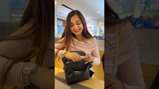 Pehli Anniversary mai Mila ye Gift 🎁😍 shorts trendingshorts minivlog viral meghachaube [upl. by Burgener]