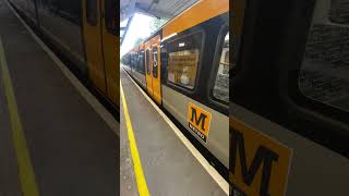 Tyne and Wear Metro Class 555005 arriving stopping and departing Longbenton for Pelaw [upl. by Caralie]