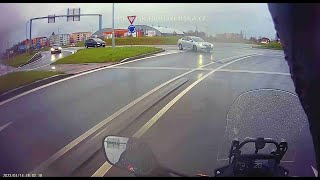 Vybrždění vytlačení děda ve felicii v protisměru a salto přes auto  Mix 288 [upl. by Inohtna]