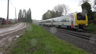 NMBS 4126 en 4164 komen langs Landskouter gereden [upl. by Calv433]