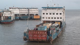 দেখুন বড় ফেরি কিভাবে ঘাটে ফিরে  Bangladesh Biggest Ferry Ghat Paturia [upl. by Betthezel]