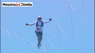 Jaan Roose Primo Uomo ad Attraversare lo Stretto di Messina su una Slackline di 19 cm [upl. by Alia]