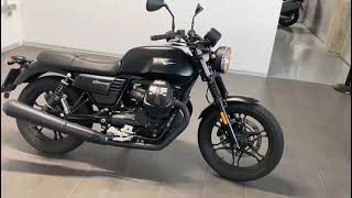 Moto Guzzi V7 III Stone nero 19 [upl. by Rexfourd]